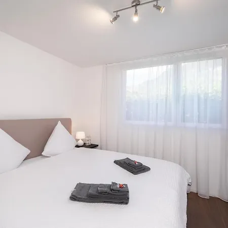 Schoene Parterrewohnung In Matten Apartment *